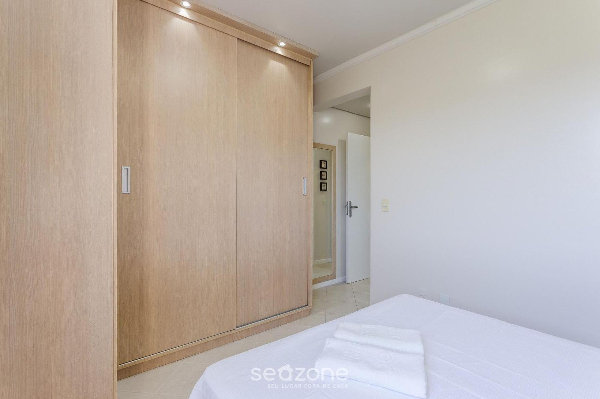Apartamento Apto Em Cond. Com Piscina A 700M Da Praia Cmc101 *